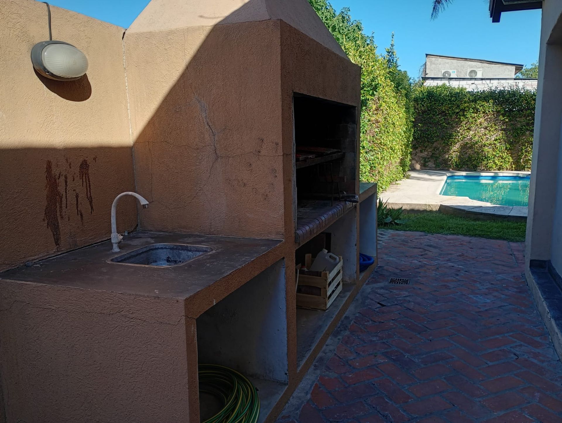 Alquiler casa en Gral. Pacheco con jardín y pileta