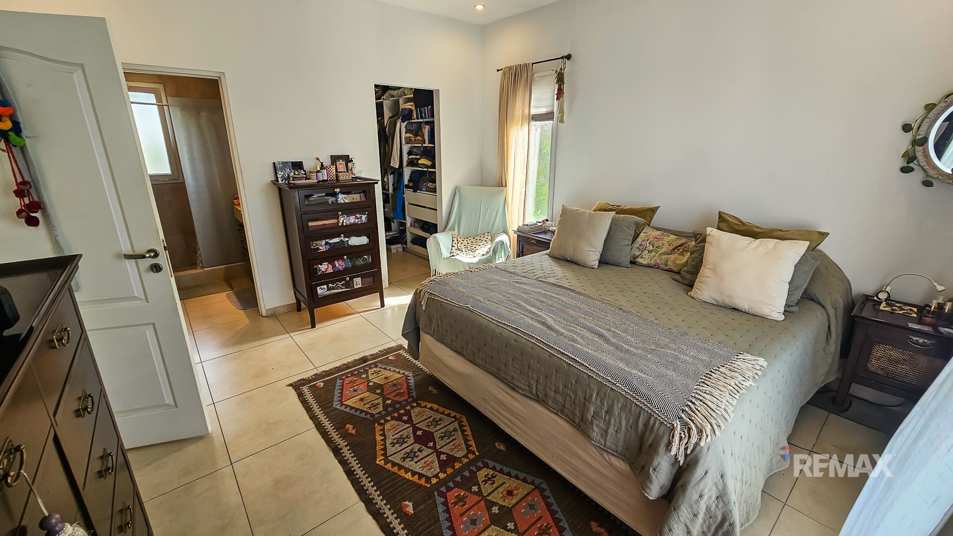 Venta Casa San Gabriel - 5 Ambientes - 3 Dorm.