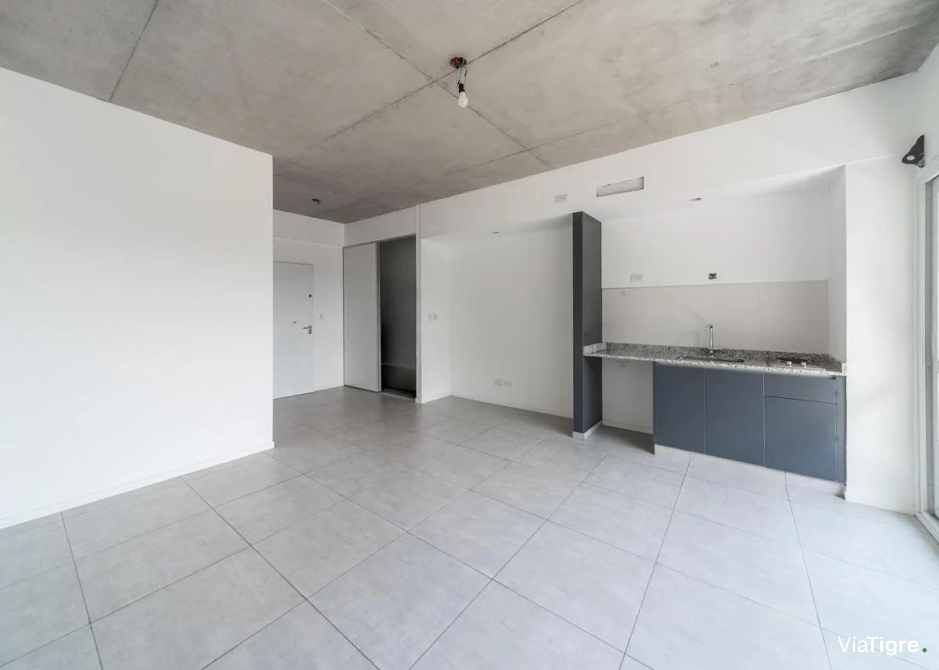 Monoambiente en alquiler con balcón y amenities