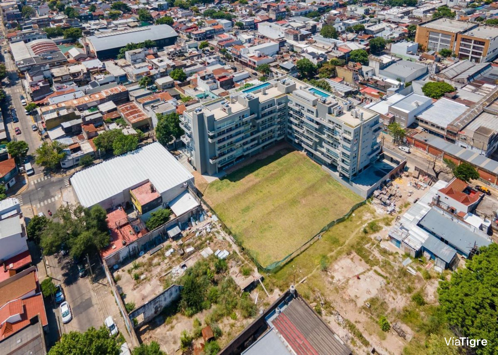 Monoambiente en alquiler con balcón y amenities
