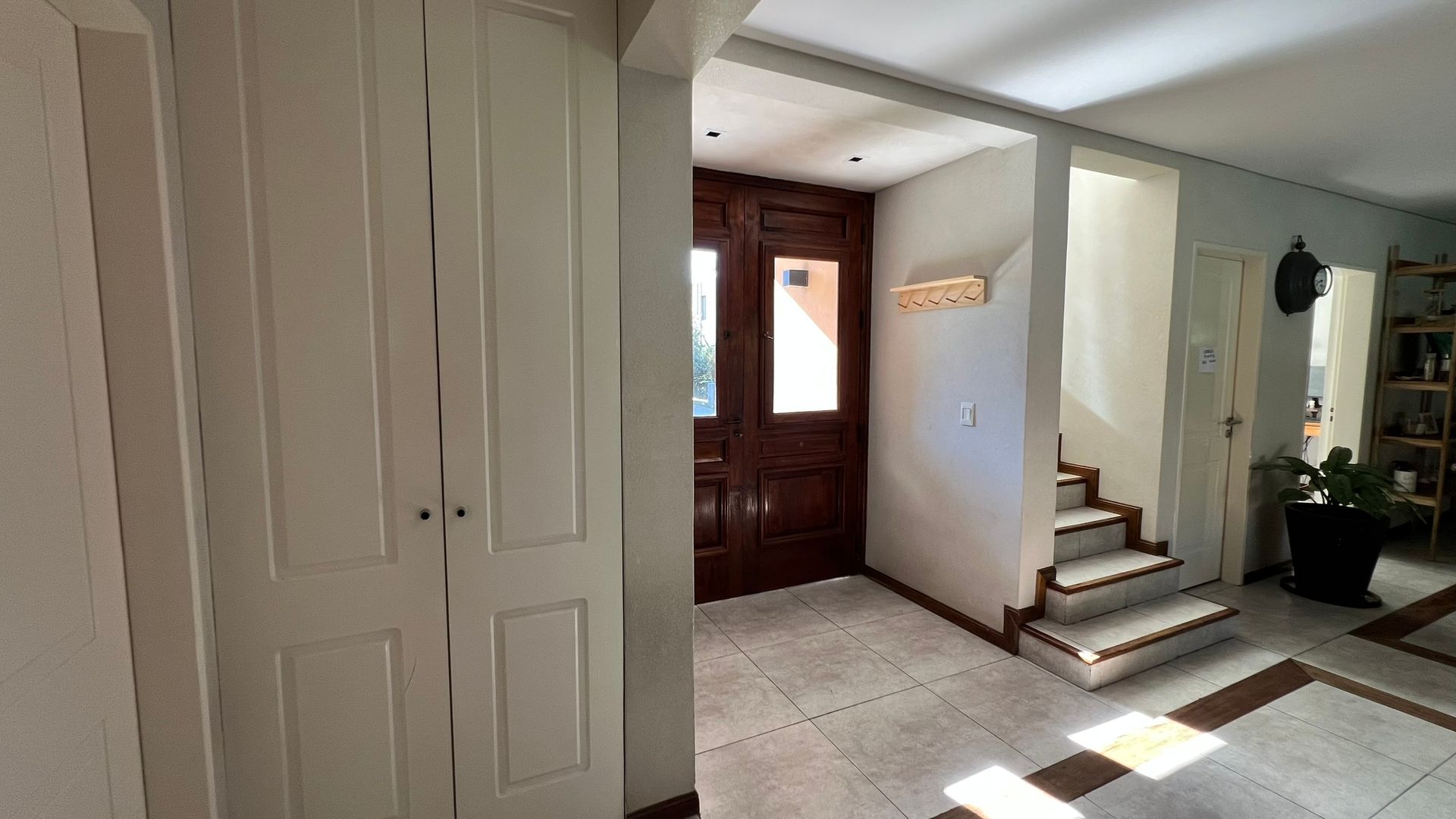 Casa en La Damasia, 3 dorm, 2 playroom, pileta