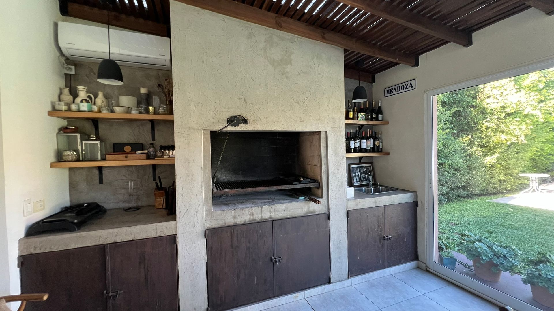 Casa en La Damasia, 3 dorm, 2 playroom, pileta