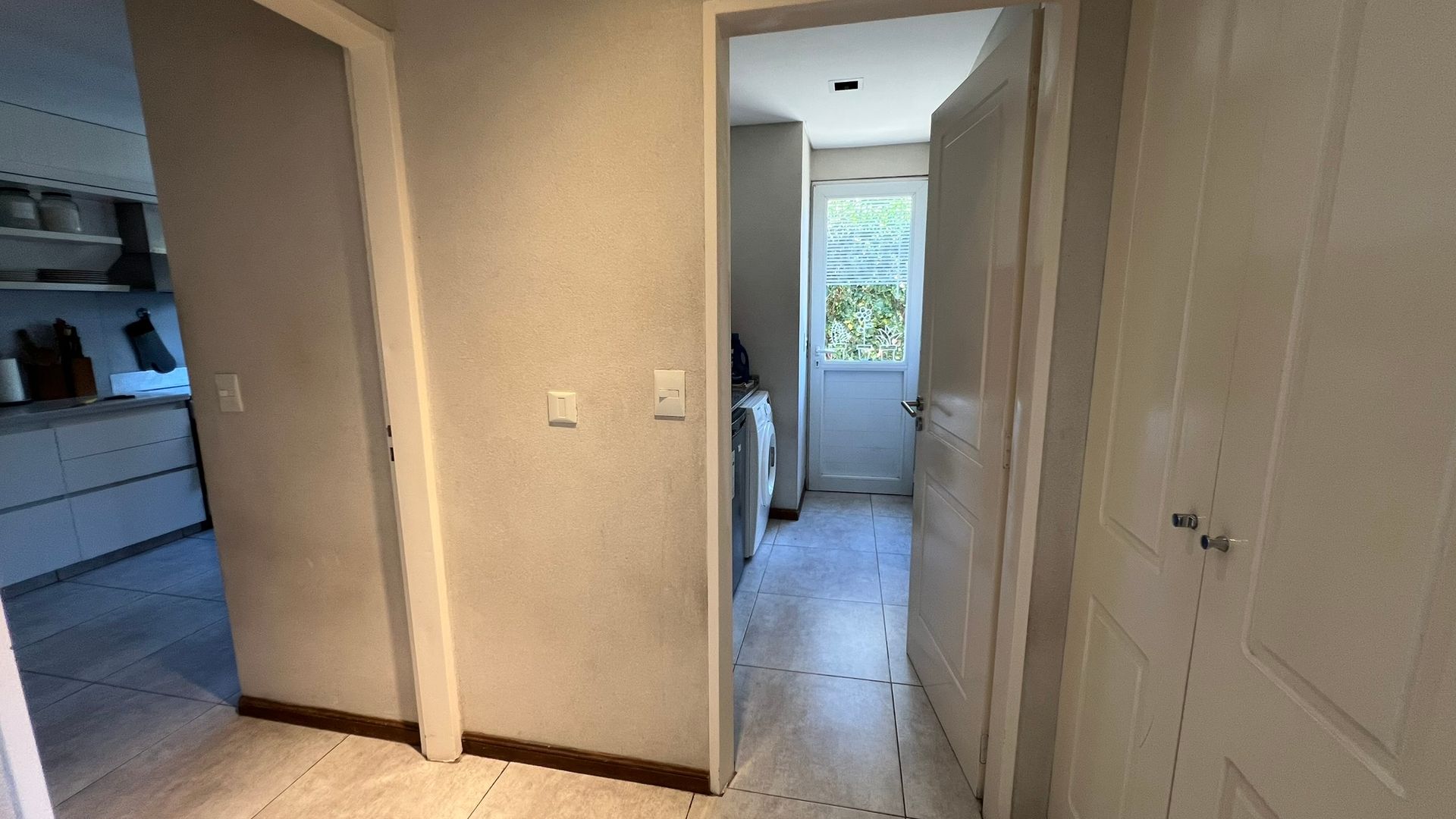 Casa en La Damasia, 3 dorm, 2 playroom, pileta