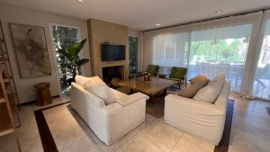 Casa en La Damasia, 3 dorm, 2 playroom, pileta