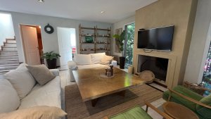 Casa en La Damasia, 3 dorm, 2 playroom, pileta