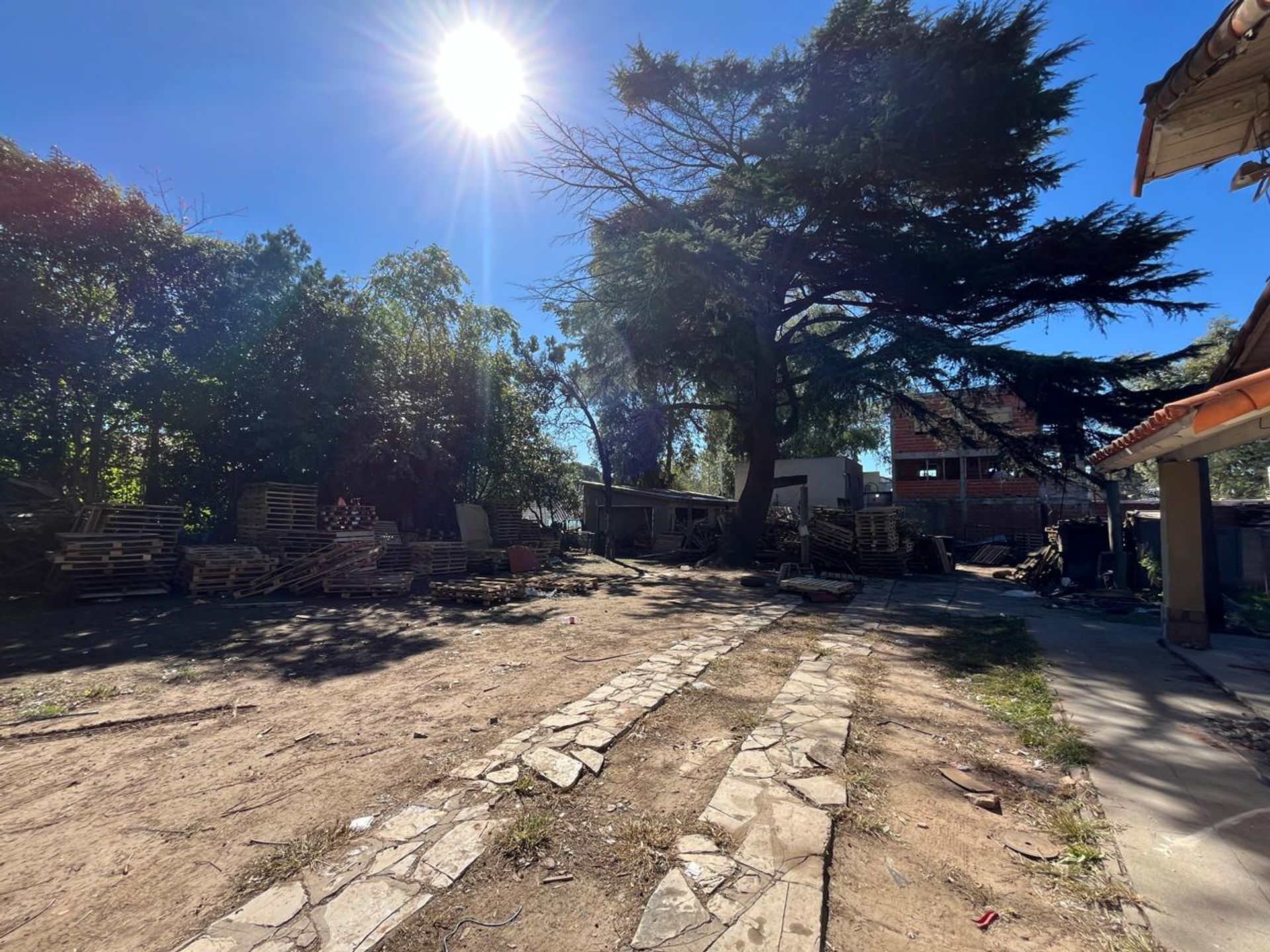 Venta De Casa Y Pileta En Benavidez A Refaccionar