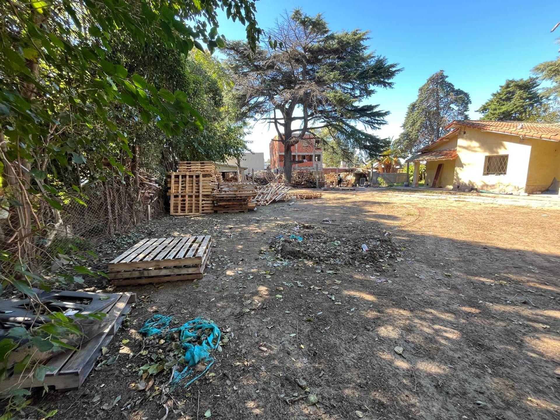 Venta De Casa Y Pileta En Benavidez A Refaccionar