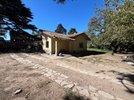 Sale Of House And Pool In Benavidez To Renovate