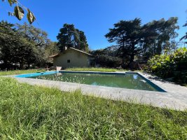 Sale Of House And Pool In Benavidez To Renovate