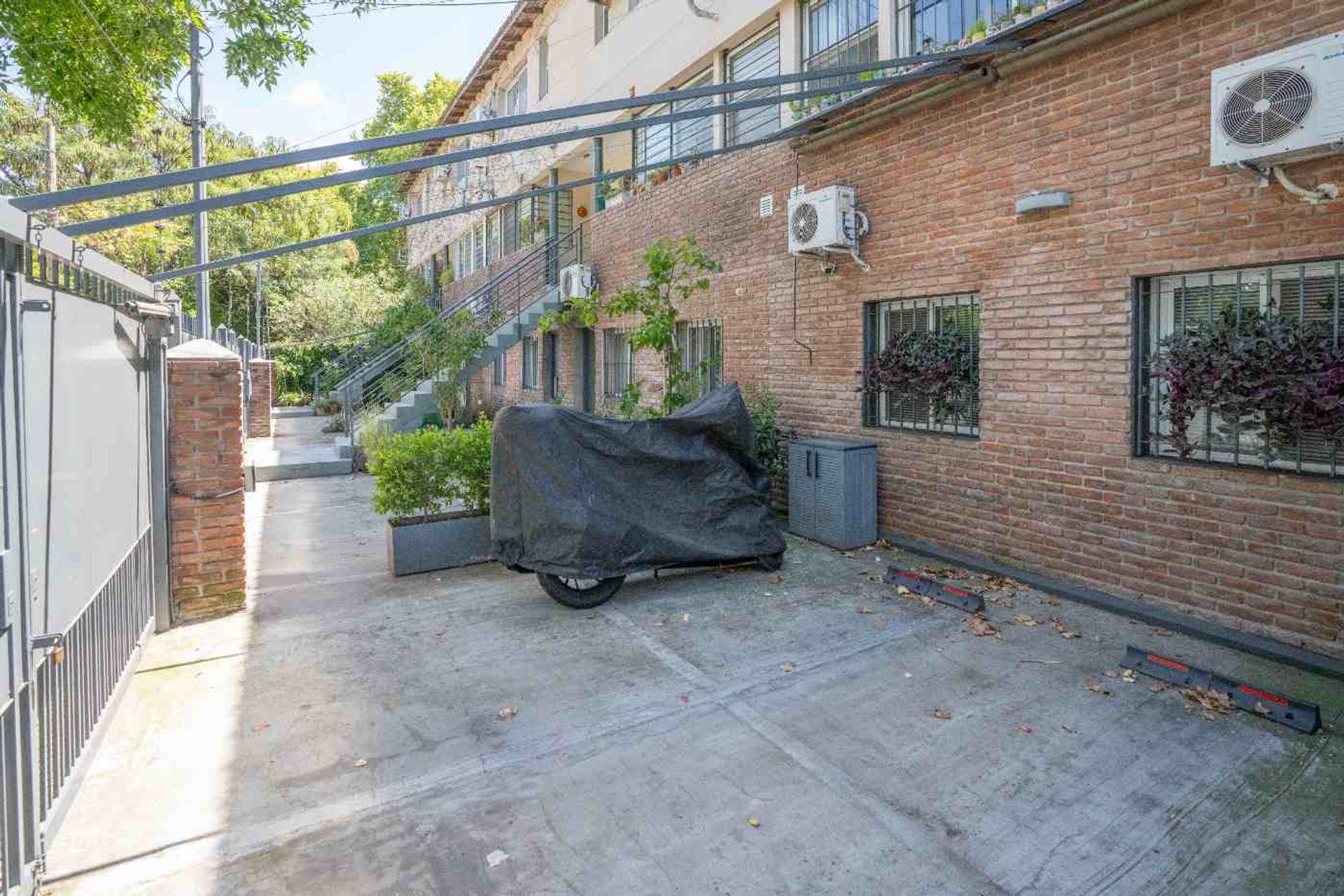 Triplex de 6 ambientes en venta en Tigre