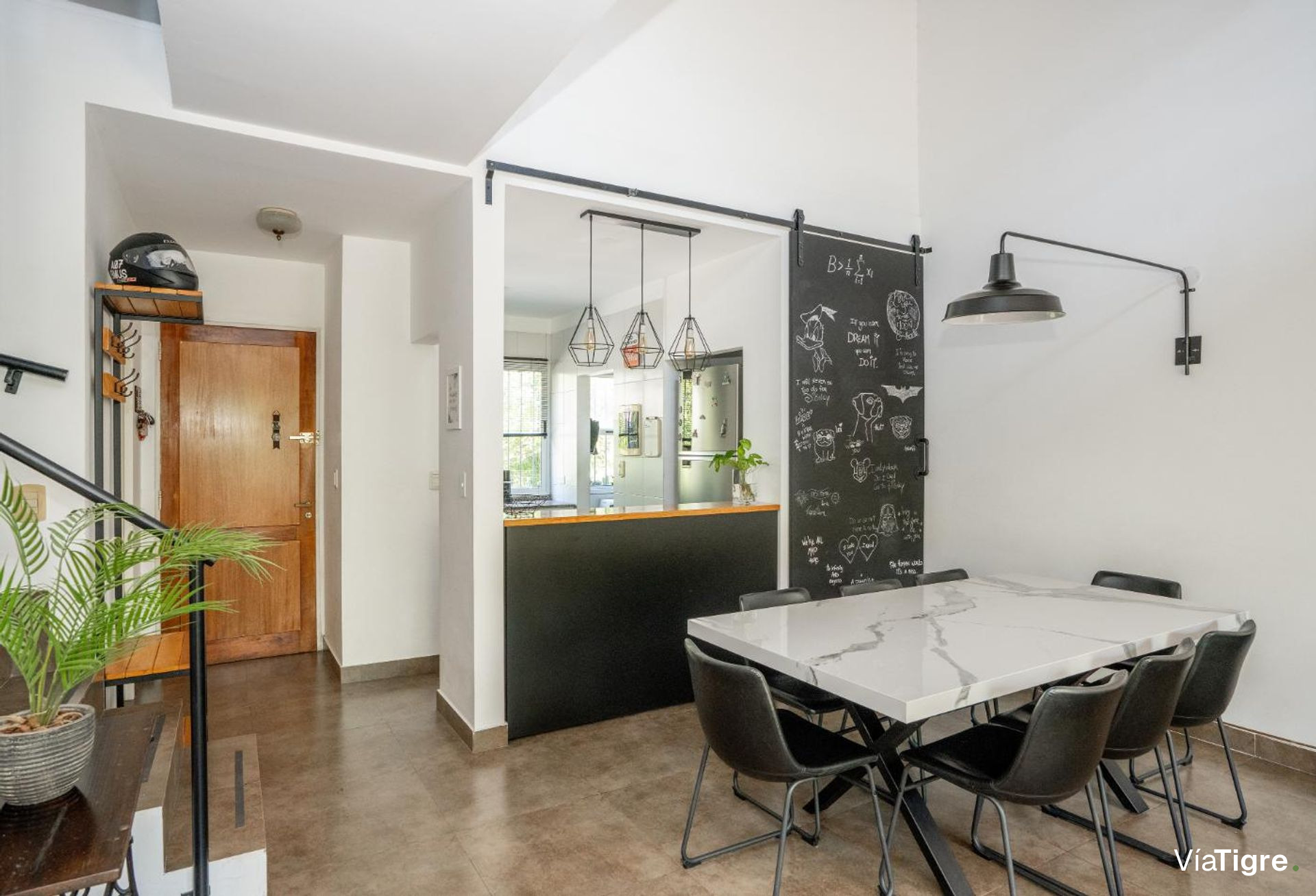 Triplex de 6 ambientes en venta en Tigre
