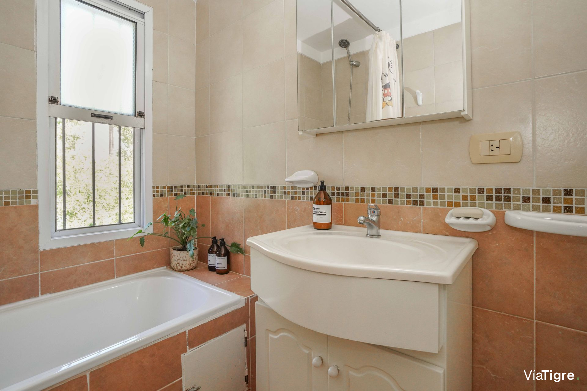 Triplex de 6 ambientes en venta en Tigre
