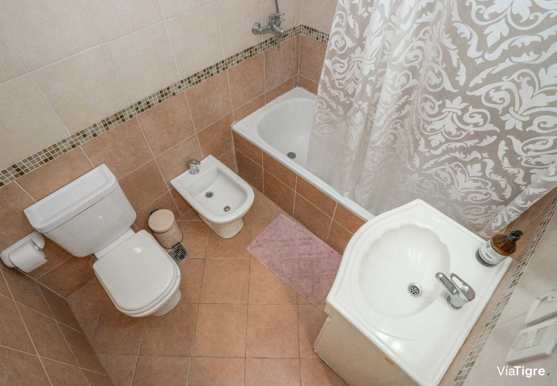 Triplex de 6 ambientes en venta en Tigre