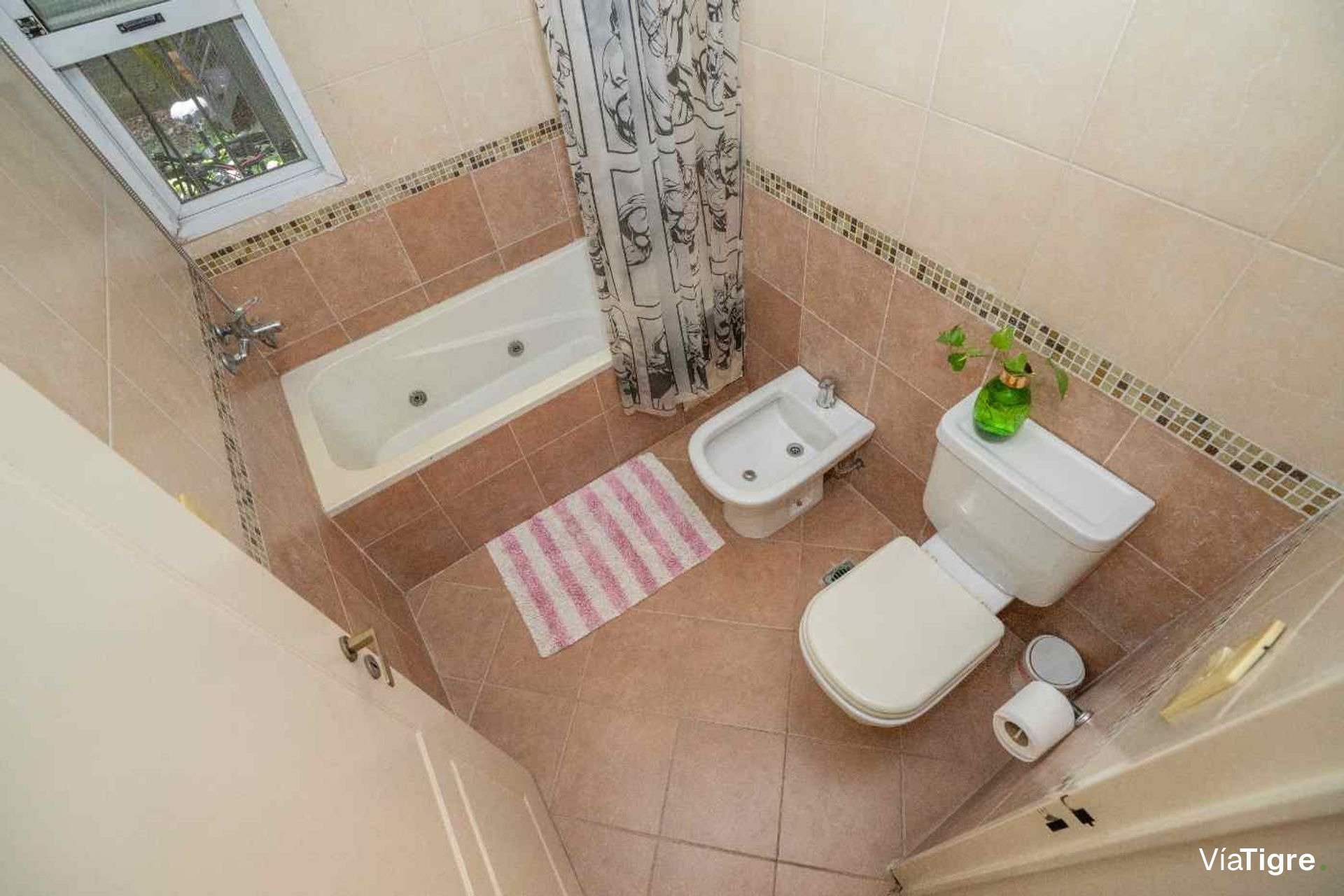 Triplex de 6 ambientes en venta en Tigre