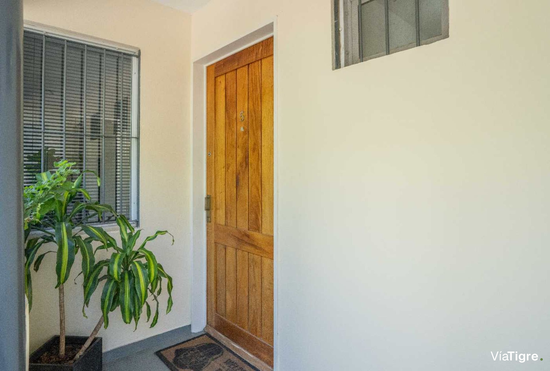 Triplex de 6 ambientes en venta en Tigre
