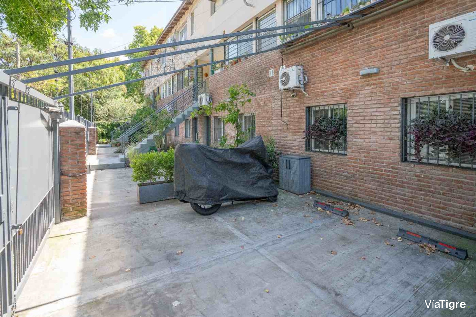 Triplex de 6 ambientes en venta en Tigre
