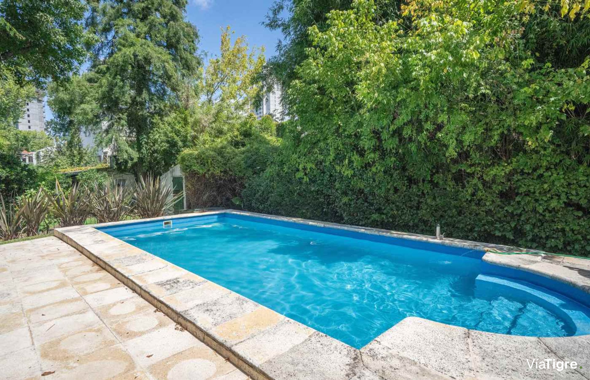 Triplex de 6 ambientes en venta en Tigre