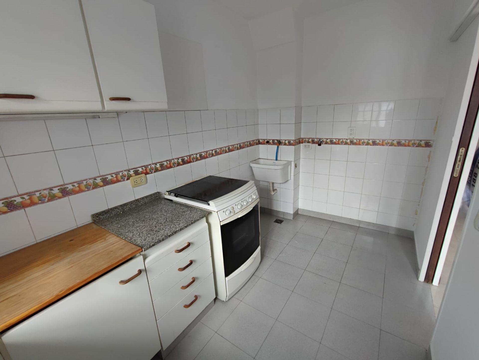 Venta depto. 3 amb. en beccar con cochera y balcon
