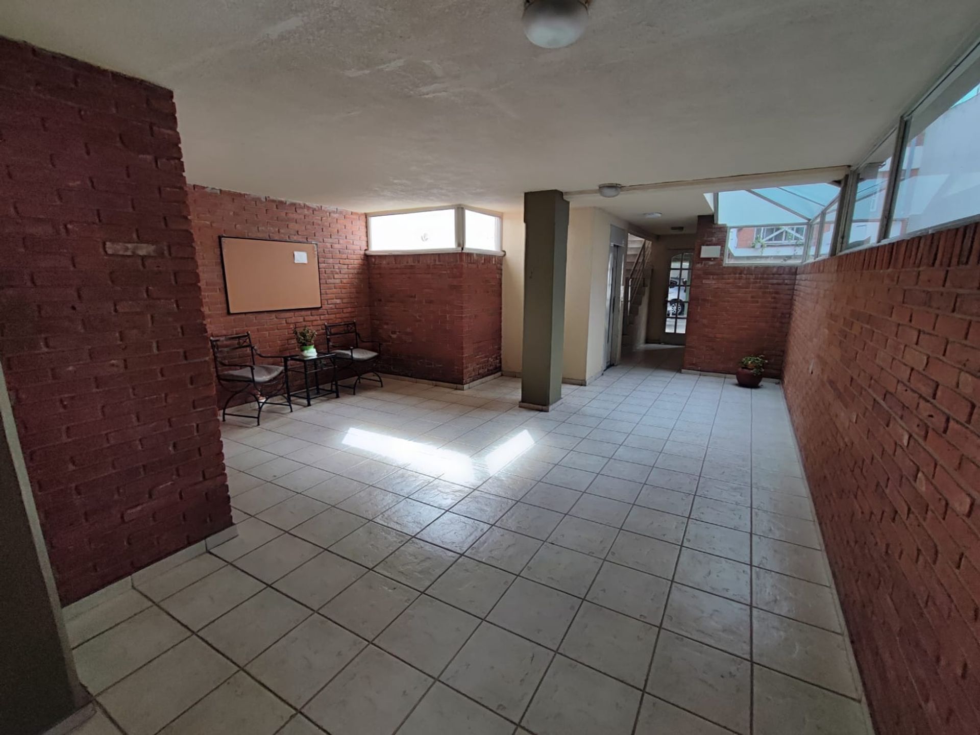 Venta depto. 3 amb. en beccar con cochera y balcon