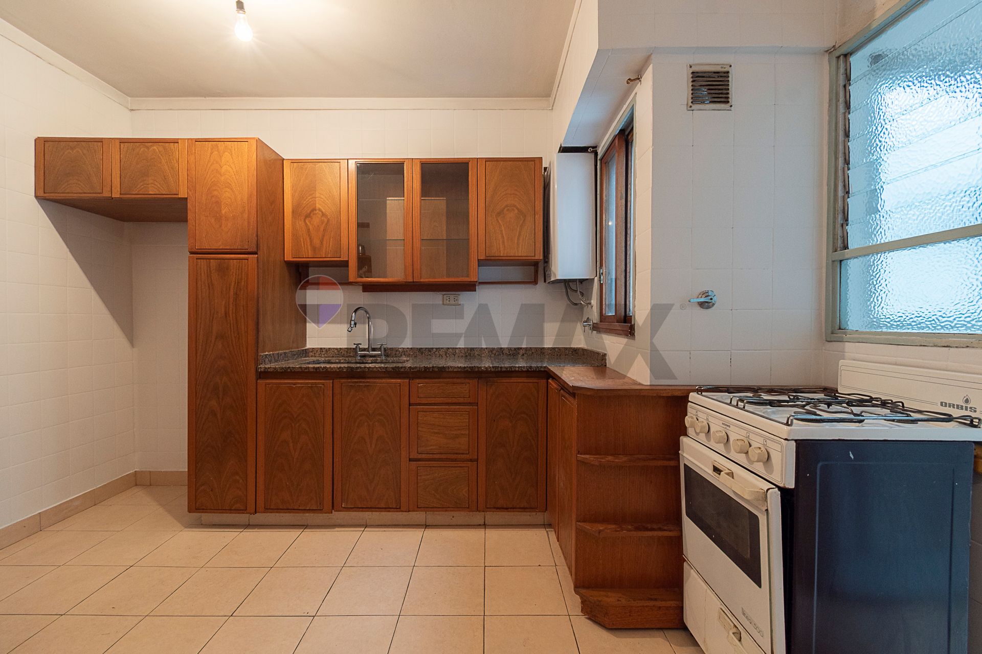 Venta departamento con balcón 4 amb. en Olivos