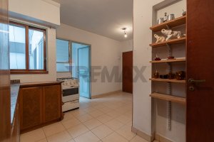 Sale apartment with balcony 4-room in Olivos