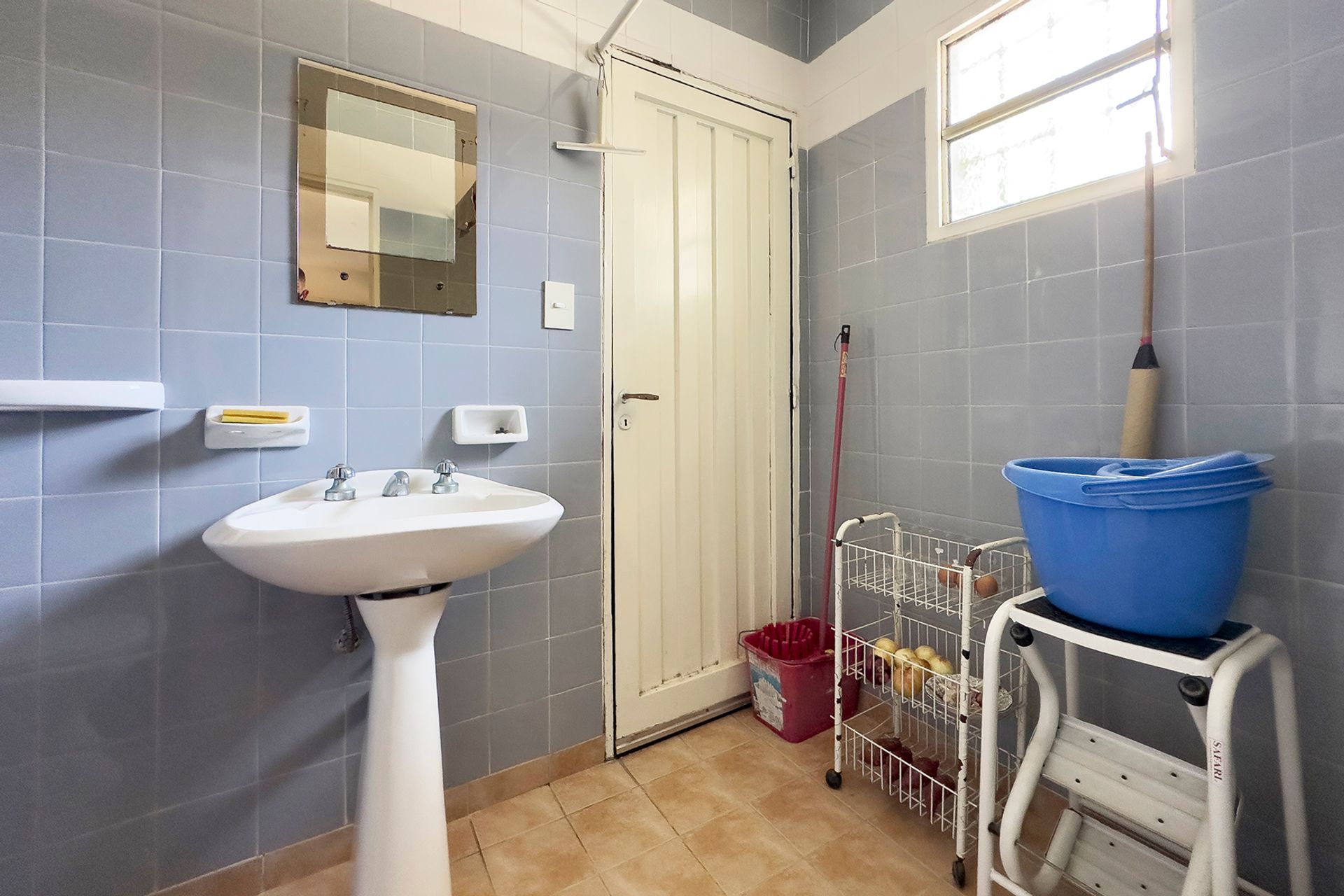 VENTA CASA 4 DORM MARTINEZ C/PILETA (2 lotes)
