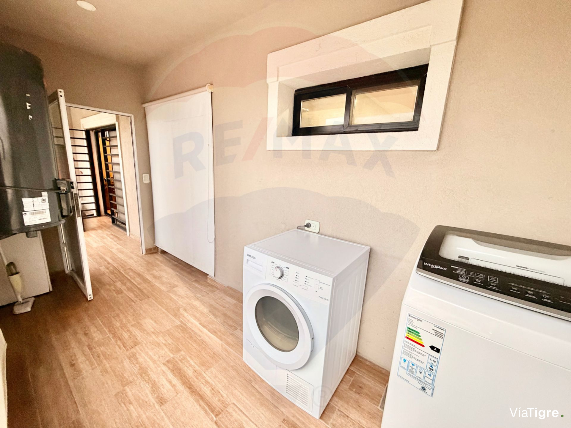 VENTA casa 4 dormit, quincho pileta villa adelina
