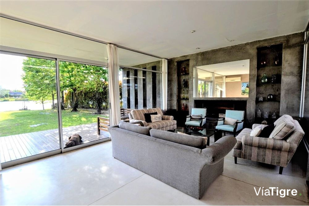 Venta casa 7 ambiente Santa Maria de Tigre al lago