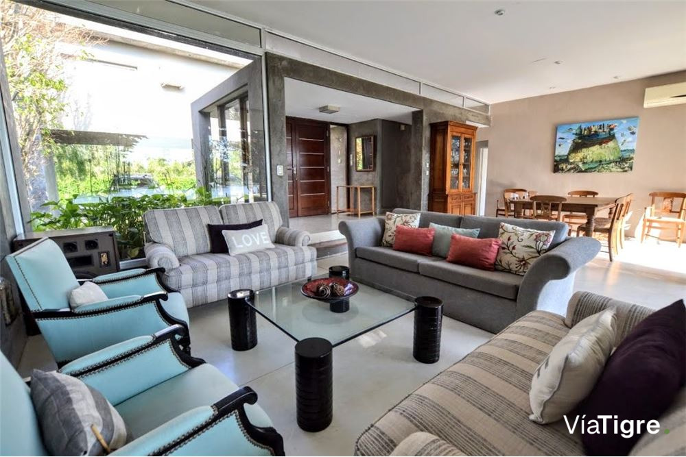 Venta casa 7 ambiente Santa Maria de Tigre al lago