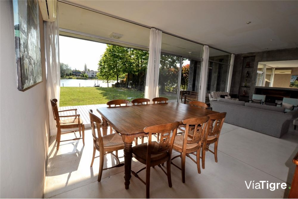 Venta casa 7 ambiente Santa Maria de Tigre al lago