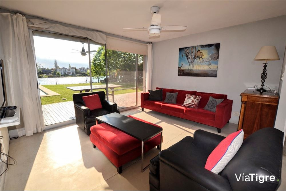 Venta casa 7 ambiente Santa Maria de Tigre al lago