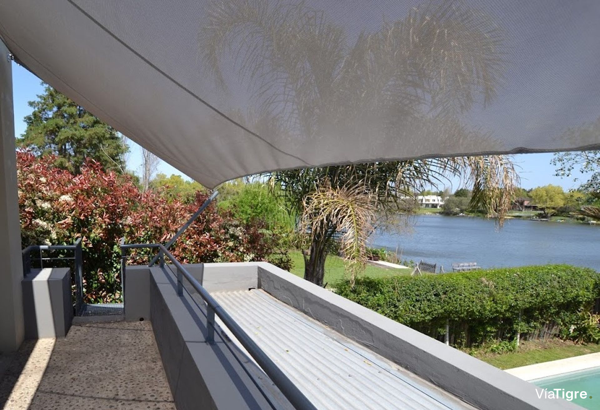 Venta casa 7 ambiente Santa Maria de Tigre al lago