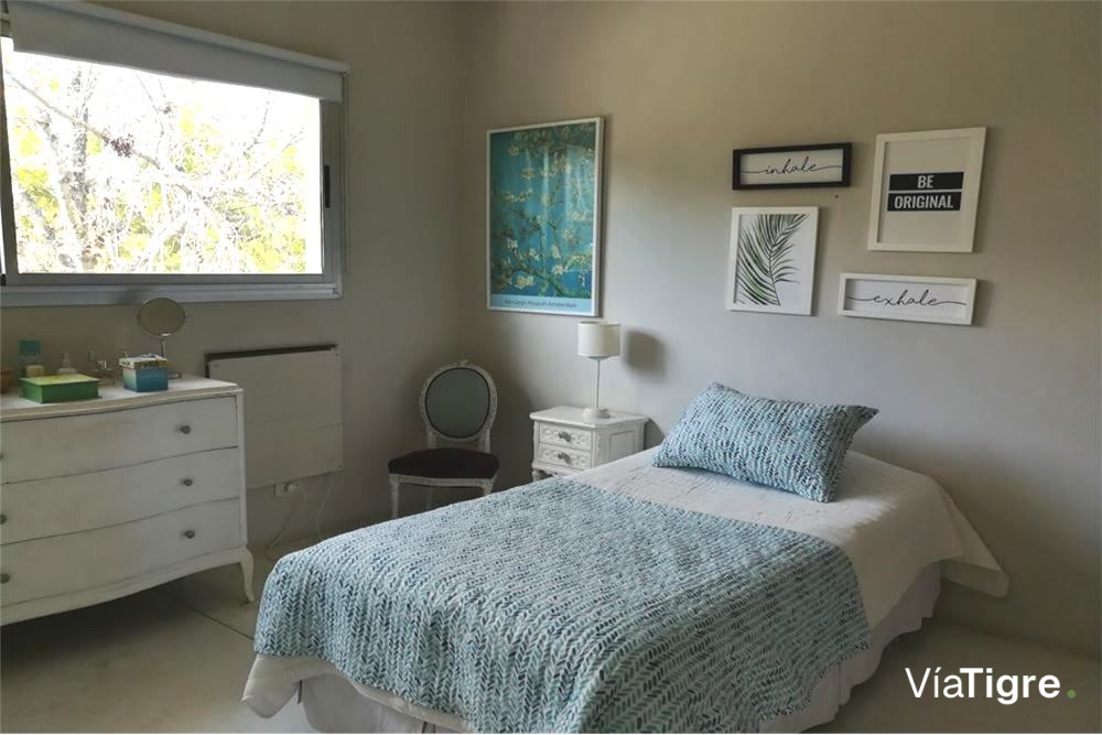 Venta casa 7 ambiente Santa Maria de Tigre al lago