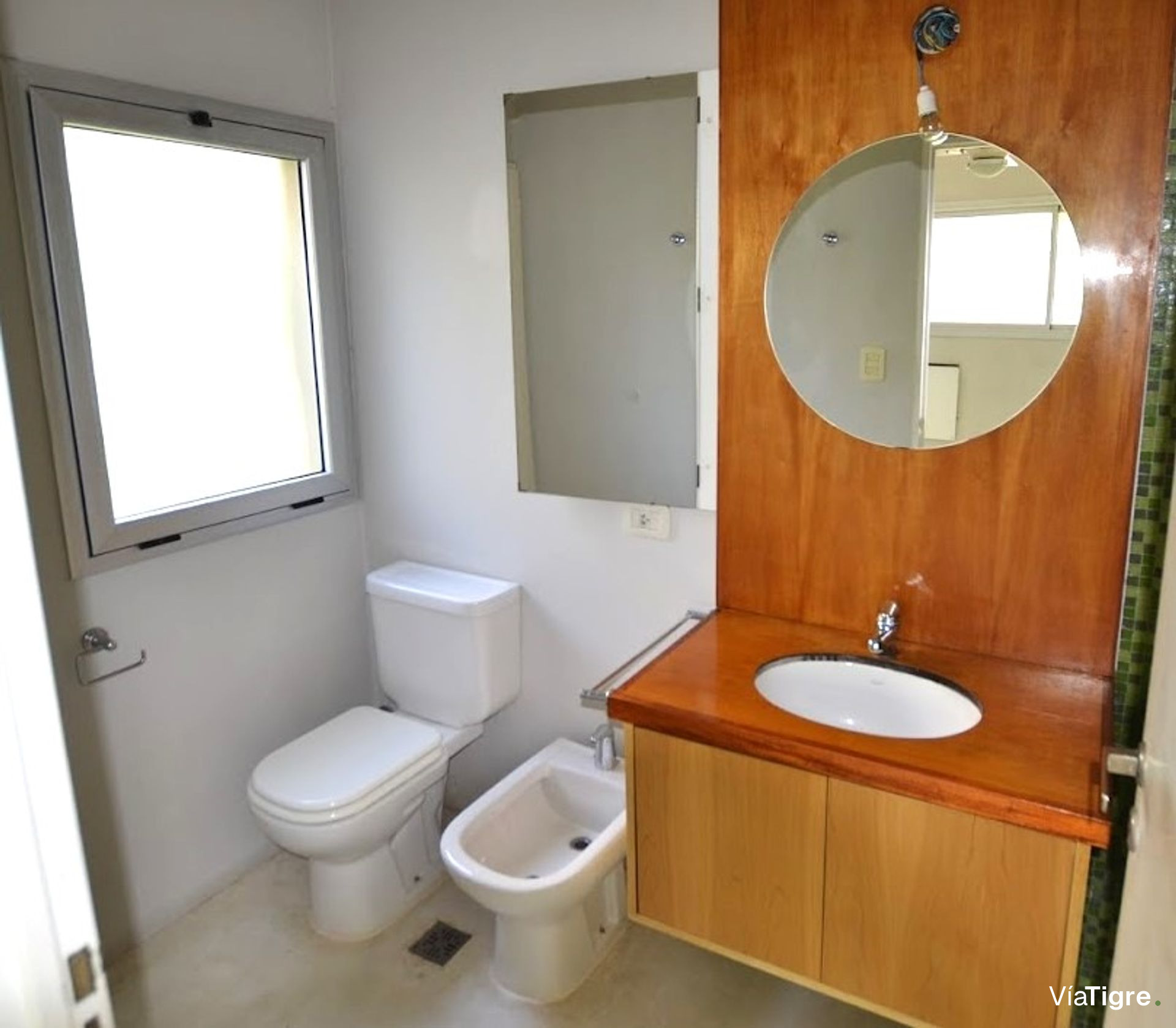 Venta casa 7 ambiente Santa Maria de Tigre al lago