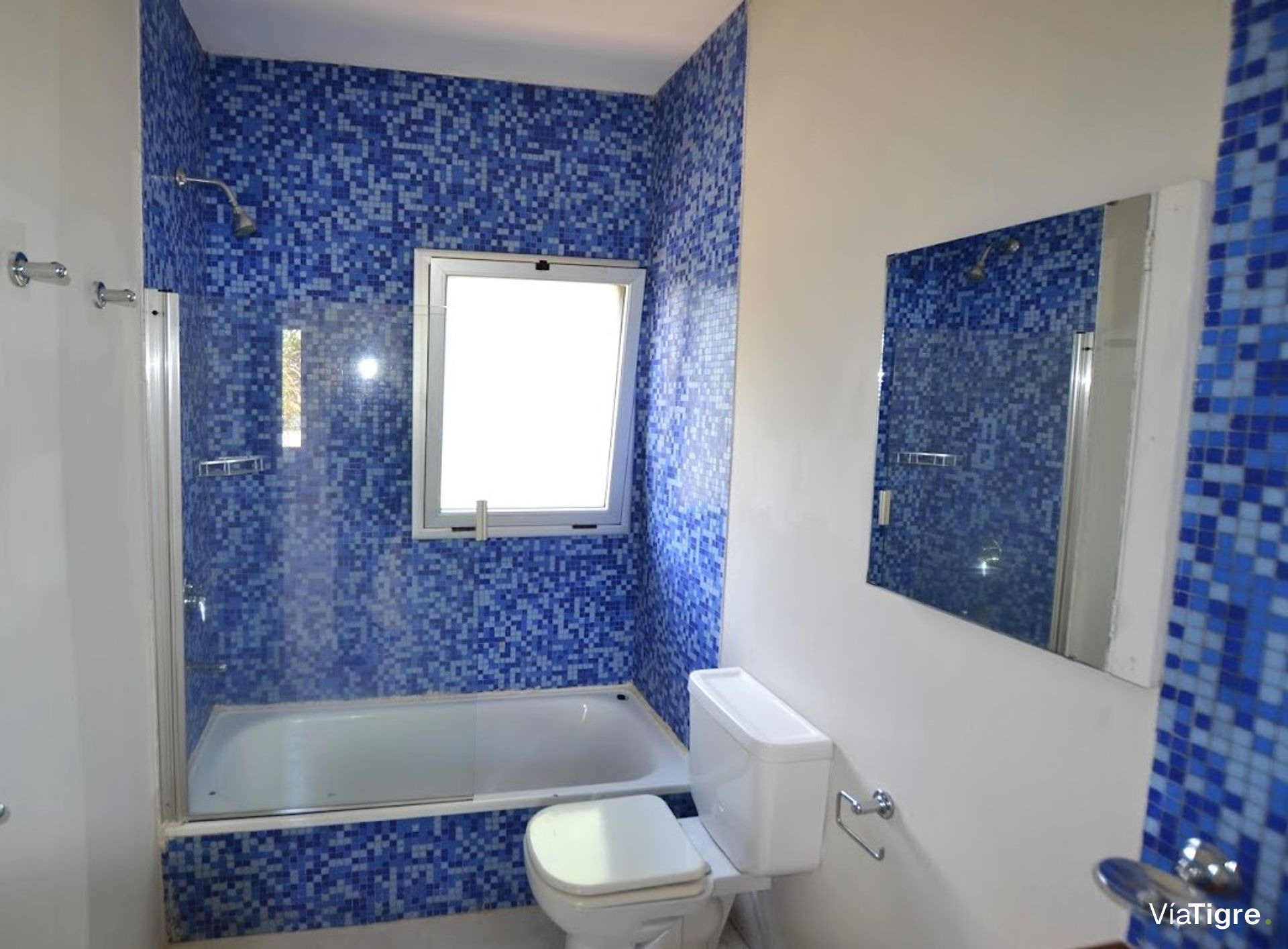 Venta casa 7 ambiente Santa Maria de Tigre al lago