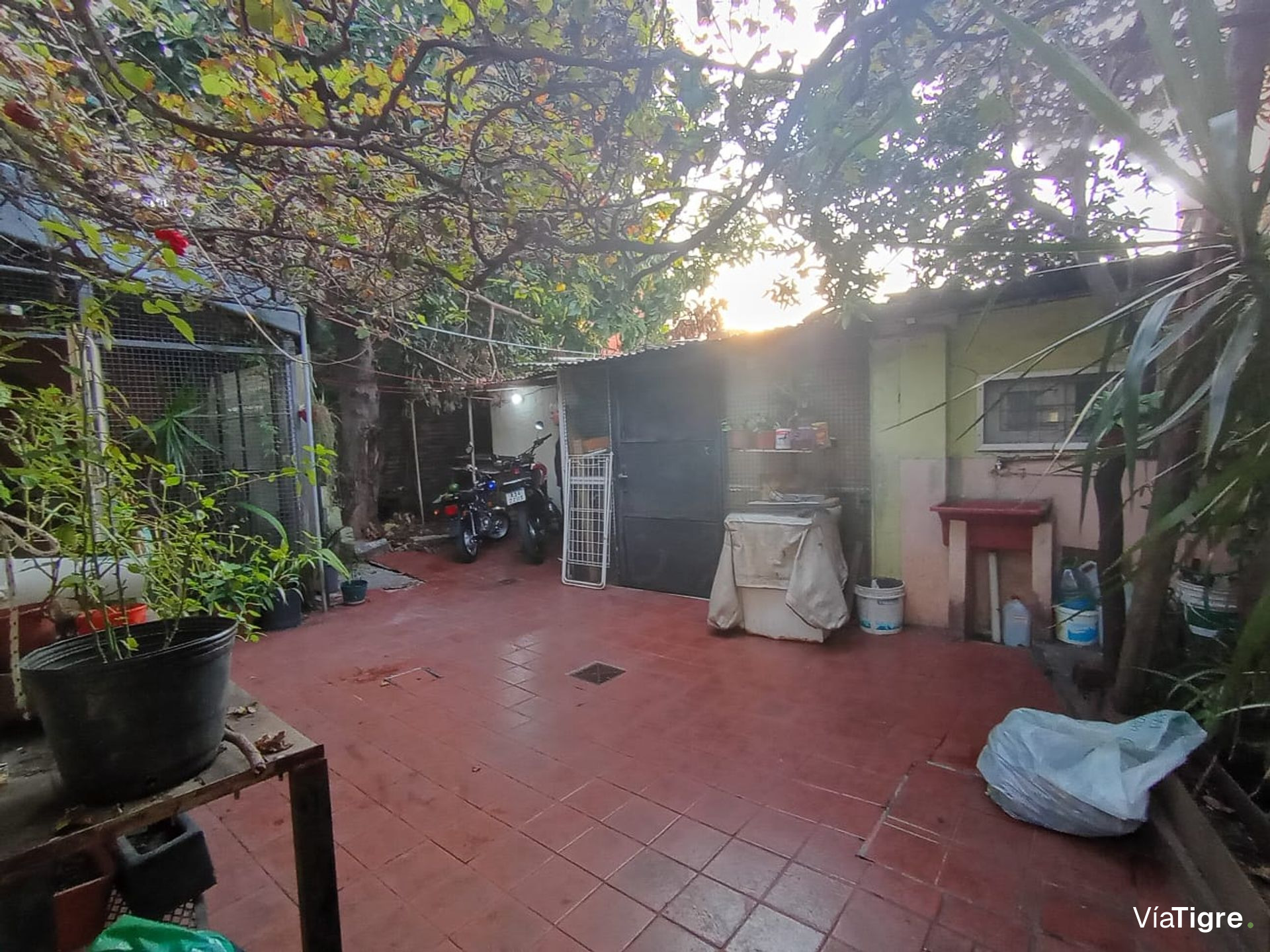 Casa 5 ambientes en venta Boulogne con 2 locales