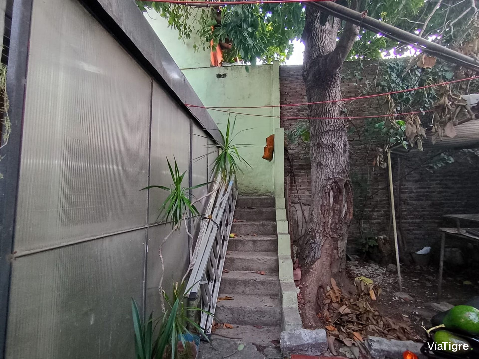 Casa 5 ambientes en venta Boulogne con 2 locales