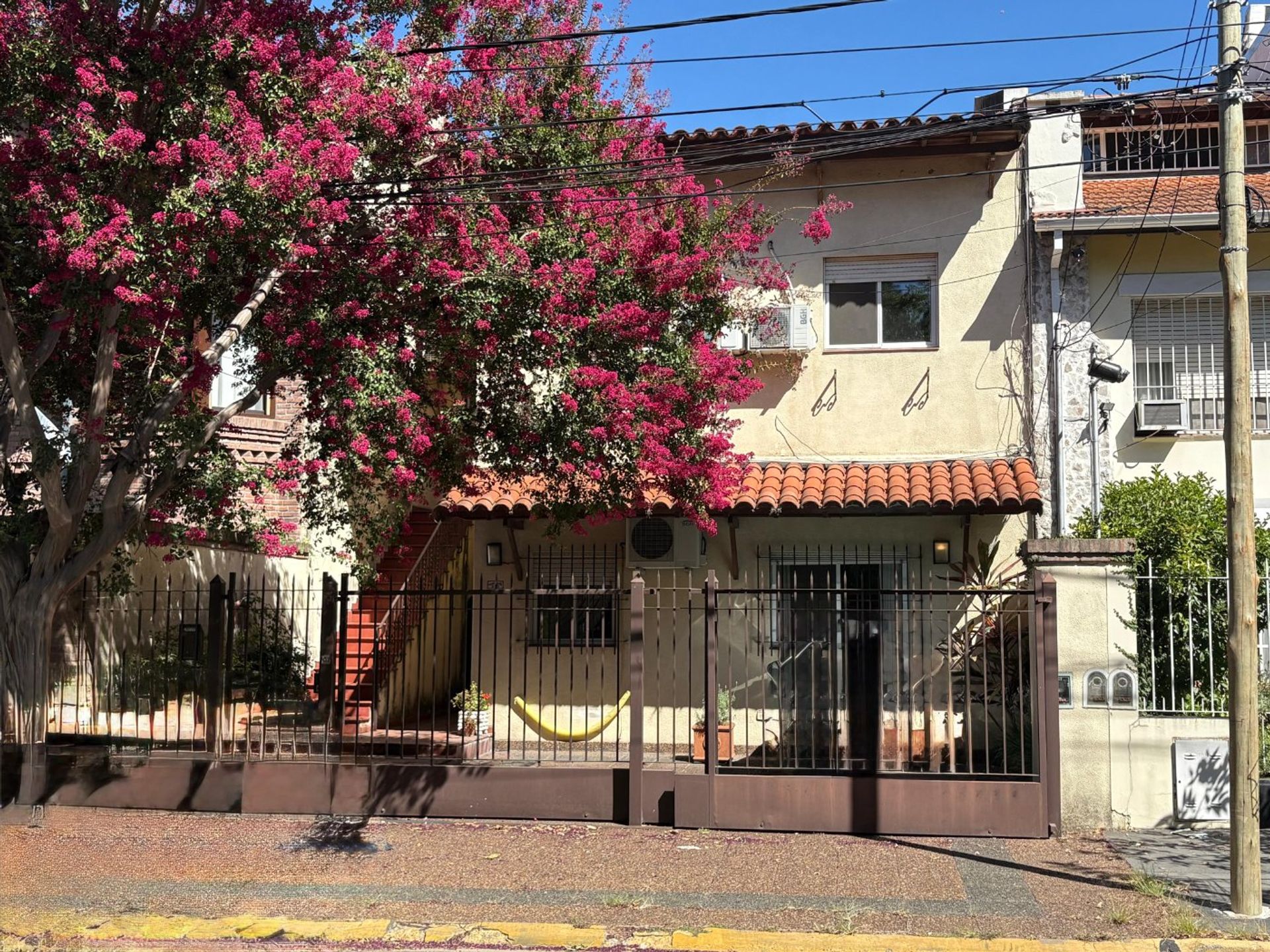 Casa con 2 PH frente al hipodromo