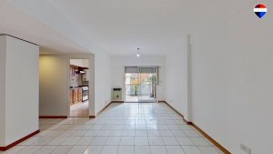 Florida: spacious 1-bedroom with fixed parking space and balcony