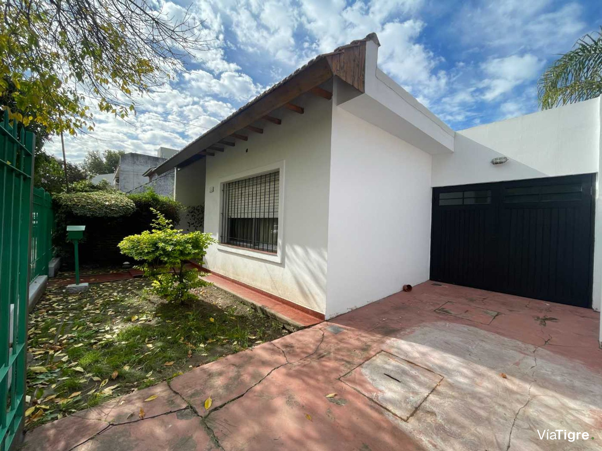 Casa 3 Ambientes Cochera Jardin Parrilla Lavadero