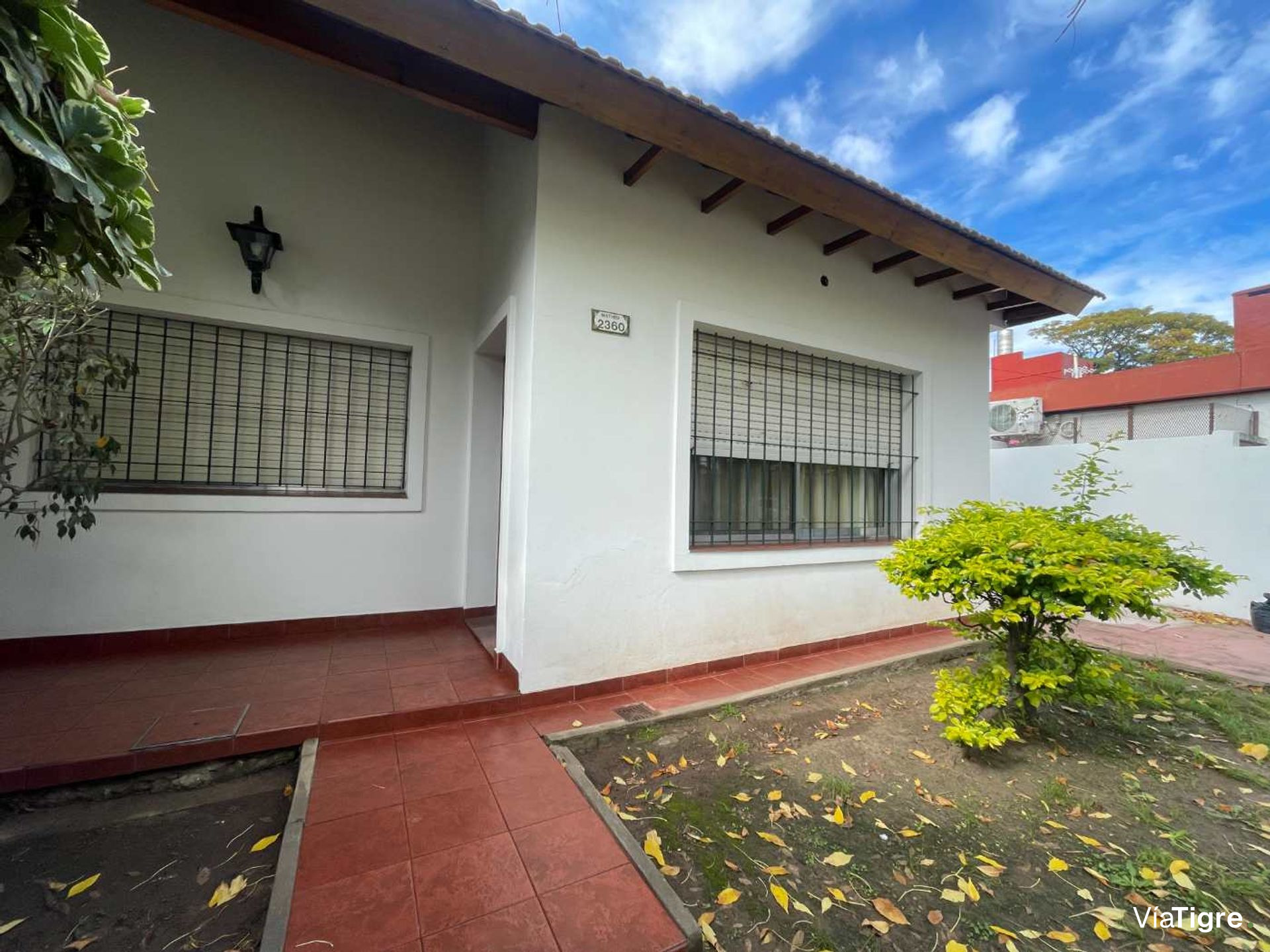 Casa 3 Ambientes Cochera Jardin Parrilla Lavadero