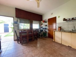 Casa 3 Ambientes Cochera Jardin Parrilla Lavadero