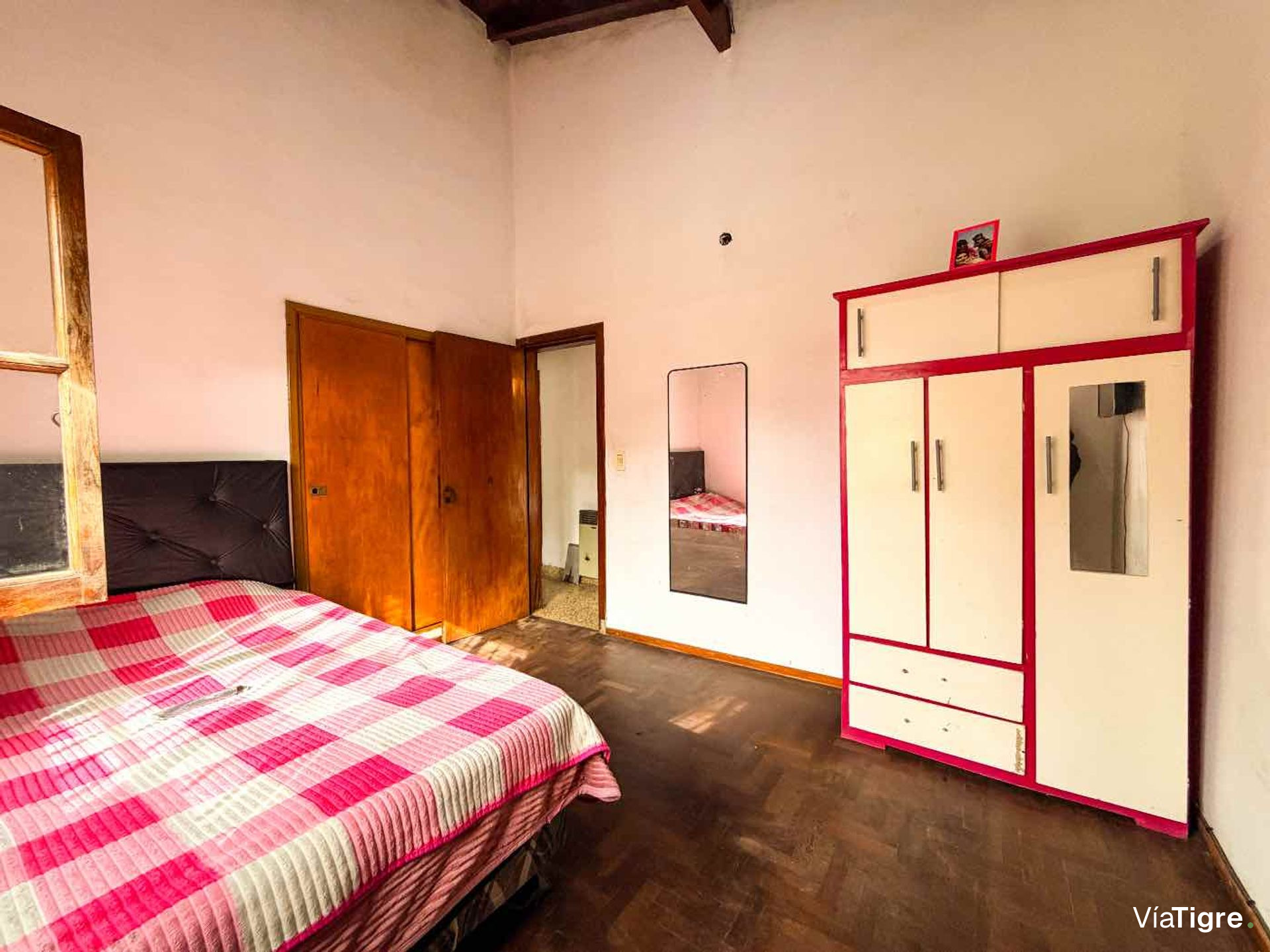Casa a la venta troncos del talar lote propio.