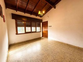 Casa a la venta troncos del talar lote propio.