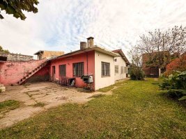 Casa a la venta troncos del talar lote propio.