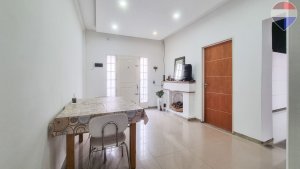 For Sale 2-Bedroom Penthouse With Small Patio And Grill Boulogne