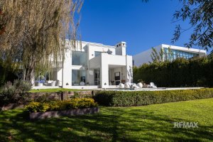 Casa Alquiler 7 Ambientes en Barrio Golf Nordelta