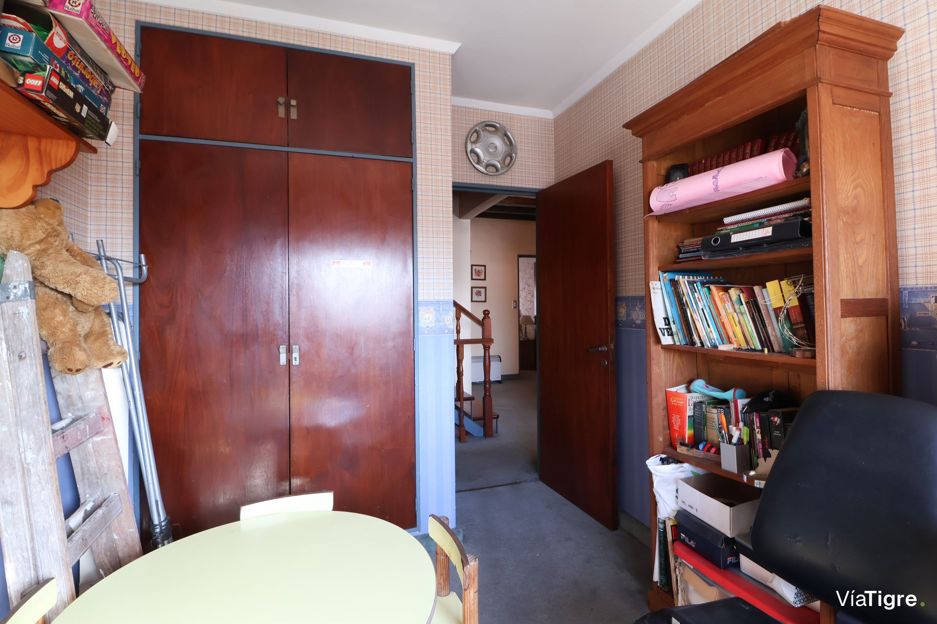 VENTA OLIVOS TRIPLEX 5 AMB 5Mts. ANCHO CON JARDIN