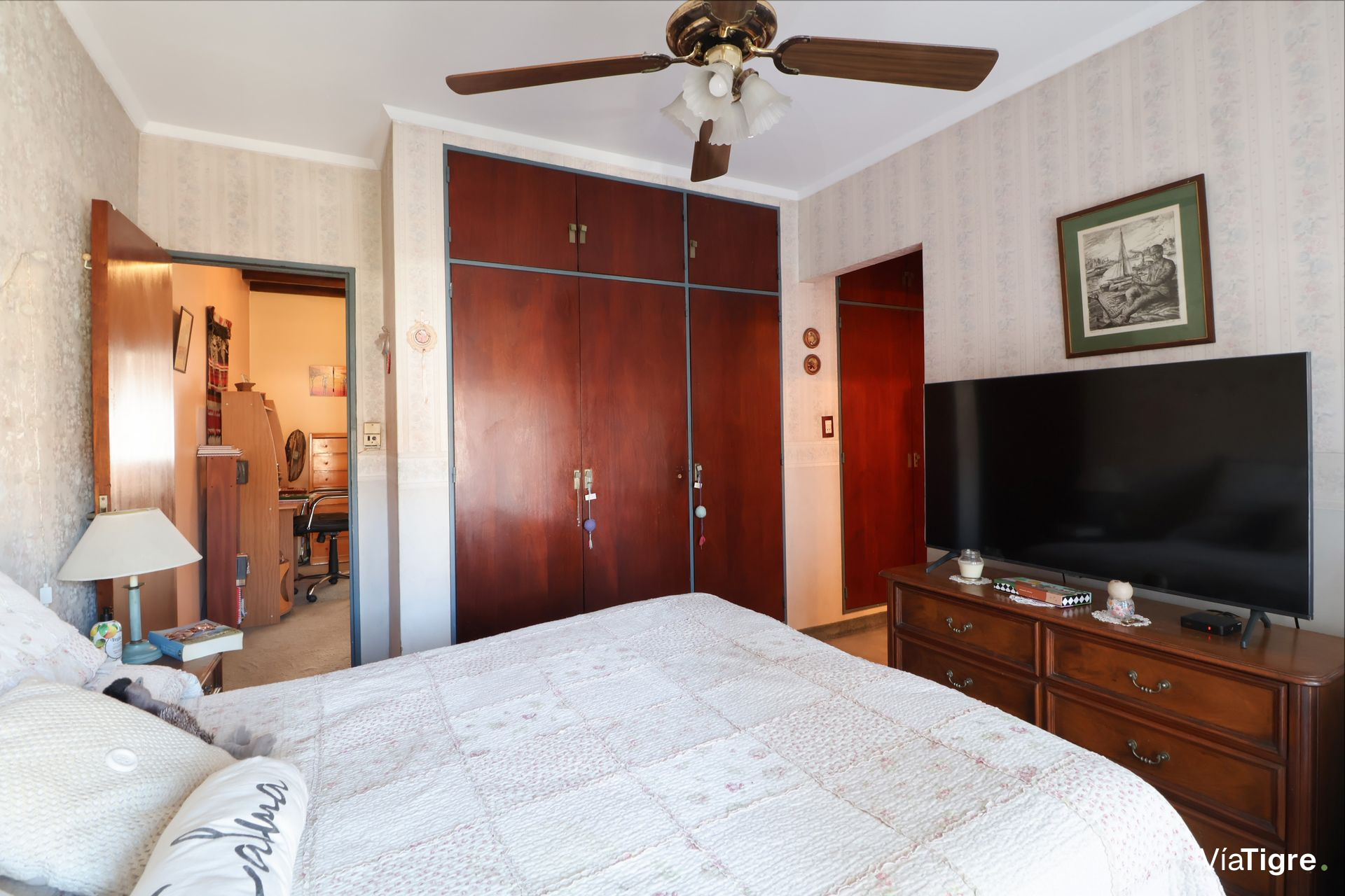 VENTA OLIVOS TRIPLEX 5 AMB 5Mts. ANCHO CON JARDIN