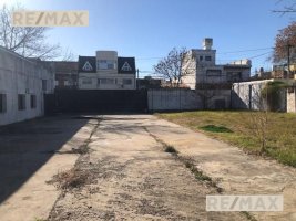 Sale of Large Corner Lot - Vte. Lopez